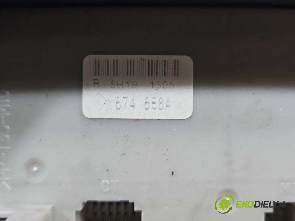 Renault Clio III 2005-2012 1.5 dci 68 hp manual 50 kW 1461 cm3 3- skříňka pojistková 674658A (Pojistková skříňka)