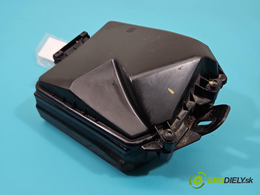 Renault Clio III 2005-2012 1.5 dci 68 hp manual 50 kW 1461 cm3 3- skříňka pojistková 674658A (Pojistková skříňka)