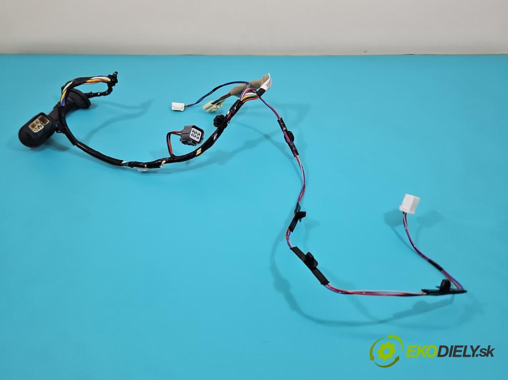 Mitsubishi Outlander III 2012-2022 2.4 135 HP automatic 99 kW 2360 cm3 5- Zväzok: dvere zadné pravých 8512