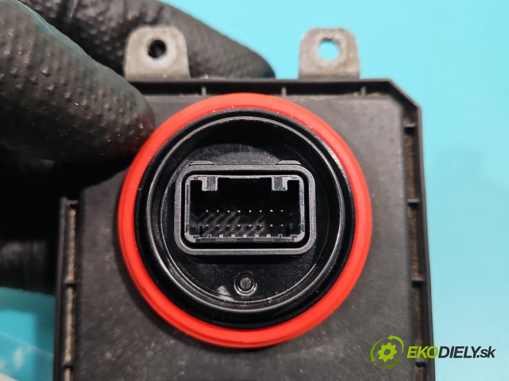 Mitsubishi Outlander III 2012-2022 2.4 135 HP automatic 99 kW 2360 cm3 5- střídač: xenon  (Riadiaca jednotka xenónu)