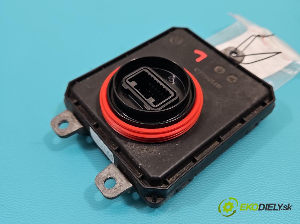 Mitsubishi Outlander III 2012-2022 2.4 135 HP automatic 99 kW 2360 cm3 5- střídač: xenon  (Riadiaca jednotka xenónu)