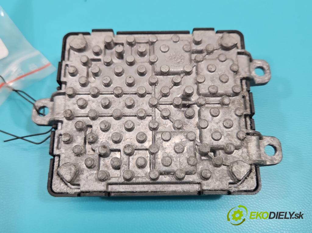 Mitsubishi Outlander III 2012-2022 2.4 135 HP automatic 99 kW 2360 cm3 5- střídač: xenon  (Riadiaca jednotka xenónu)