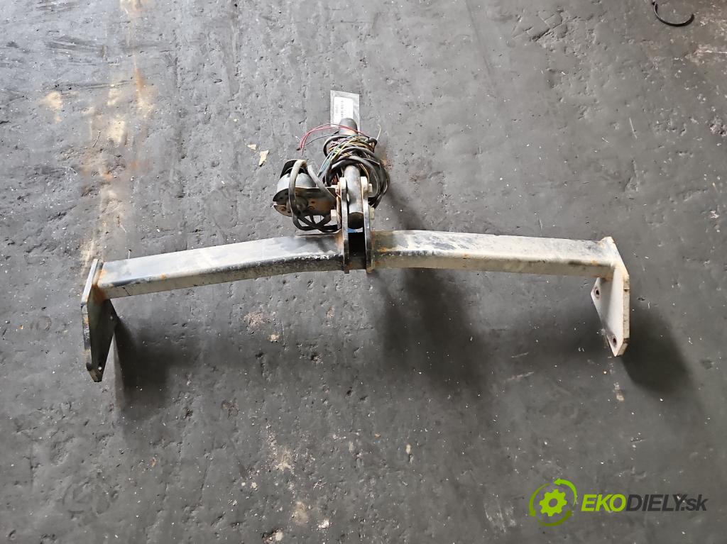 Jeep Patriot 2006-2017 2.4 16V 175 hp automatic 129 kW 2359 cm3 5- oko tažné  (Tažné zařízení)