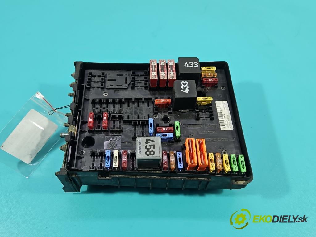 Skoda Octavia II 2004-2013 1.6 FSI 116 hp manual 85 kW 1598 cm3 5- skříňka pojistková 1K0937124K (Pojistková skříňka)