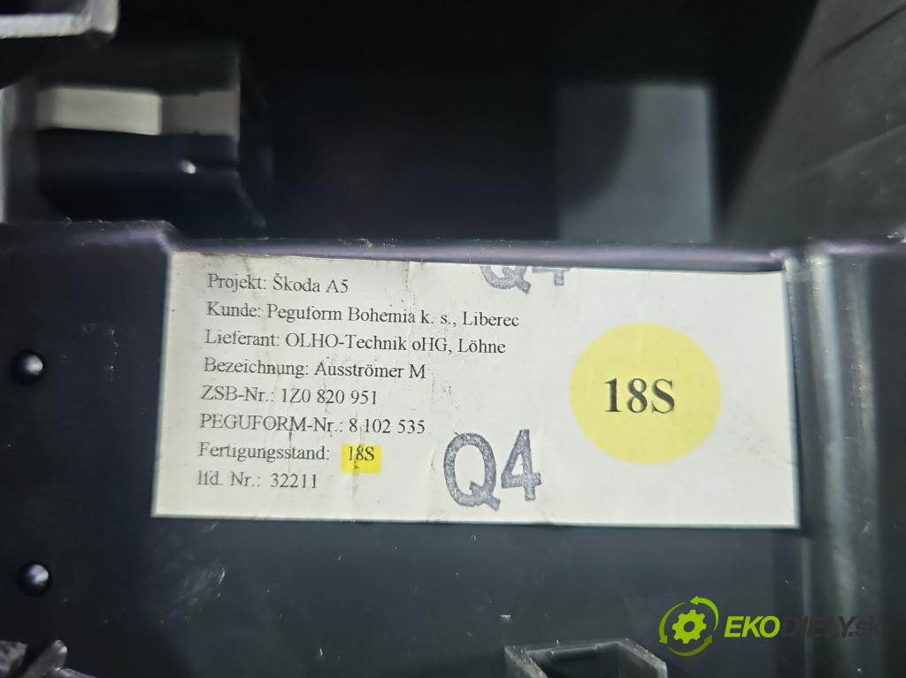 Skoda Octavia II 2004-2013 1.6 FSI 116 HP manual 85 kW 1598 cm3 5- Mřížka: kúrenia stredová  (Mriežka kúrenia (fukár))