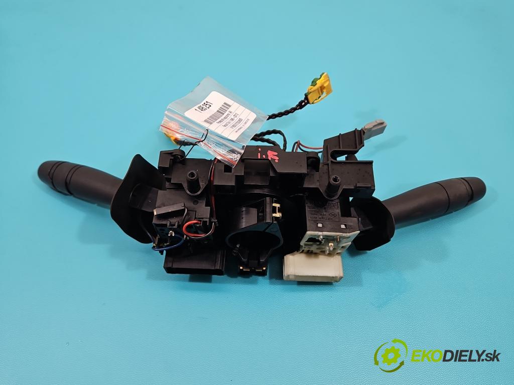 Renault Clio II 1998-2012 1,2.0 16V 75 HP manual 55 kW 1149 cm3 5- prepínač komplex: 8200058670 (Prepínacie páčky pod volantom)