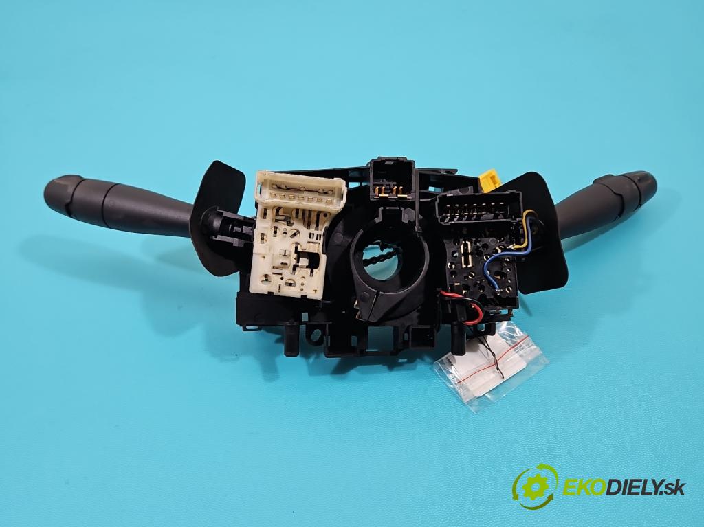 Renault Clio II 1998-2012 1,2.0 16V 75 HP manual 55 kW 1149 cm3 5- prepínač komplex: 8200058670 (Prepínacie páčky pod volantom)