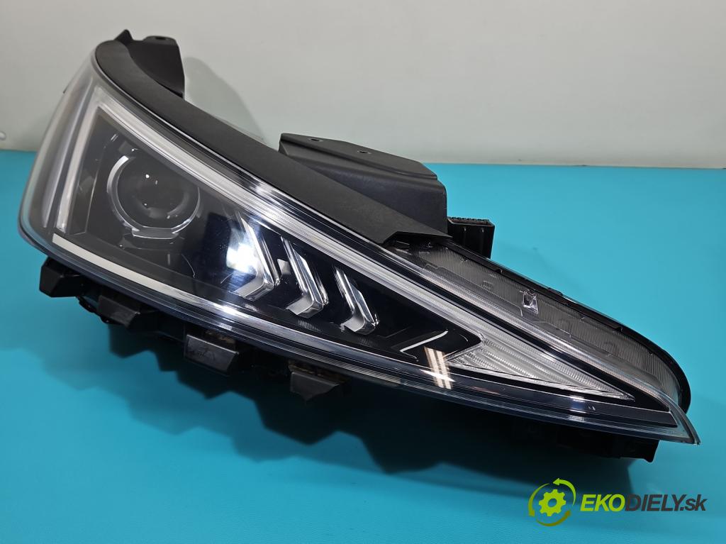 Hyundai Elantra VI 2015-2020 1.6 16V 128 HP manual 93.8 kW 1591 cm3 4- Reflektor: pravý 92102-F2 (Svetlo predné pravé)