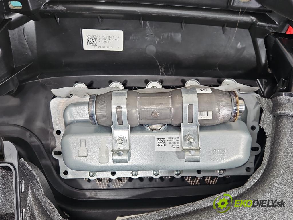 Bmw 5 F10 2010-2017 2.0d 218 HP automatic 160 kW 1995 cm3 5- kokpit,pristrojová doska rozdeľovacia