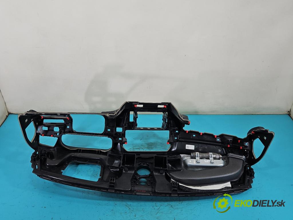 Bmw 5 F10 2010-2017 2.0d 218 HP automatic 160 kW 1995 cm3 5- kokpit,pristrojová doska rozdeľovacia