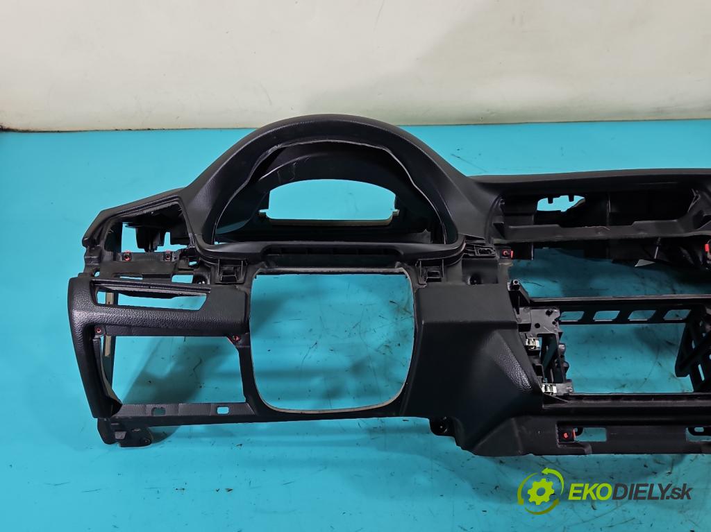 Bmw 5 F10 2010-2017 2.0d 218 HP automatic 160 kW 1995 cm3 5- kokpit,pristrojová doska rozdeľovacia