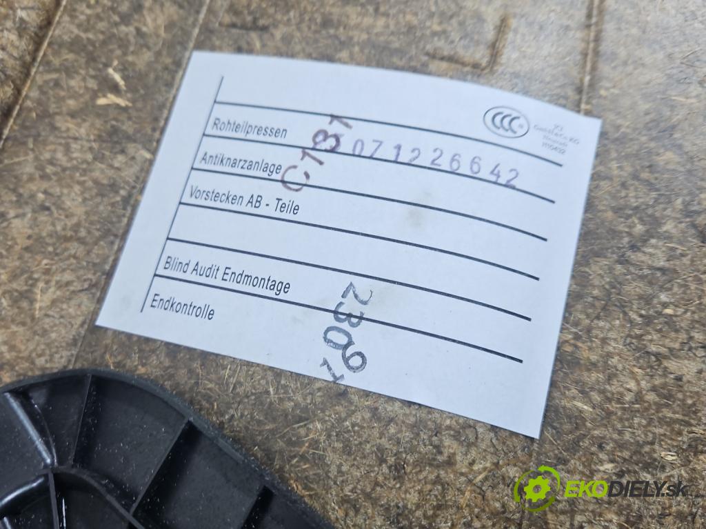 Bmw 5 F10 2010-2017 2.0d 218 HP automatic 160 kW 1995 cm3 5- Čalounictví: dvere predné ľavé 1777773