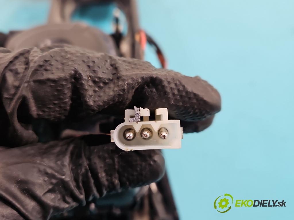 Bmw 5 F10 2010-2017 2.0d 218 hp automatic 160 kW 1995 cm3 5- lišta ozdobná interiéry: 145373-10