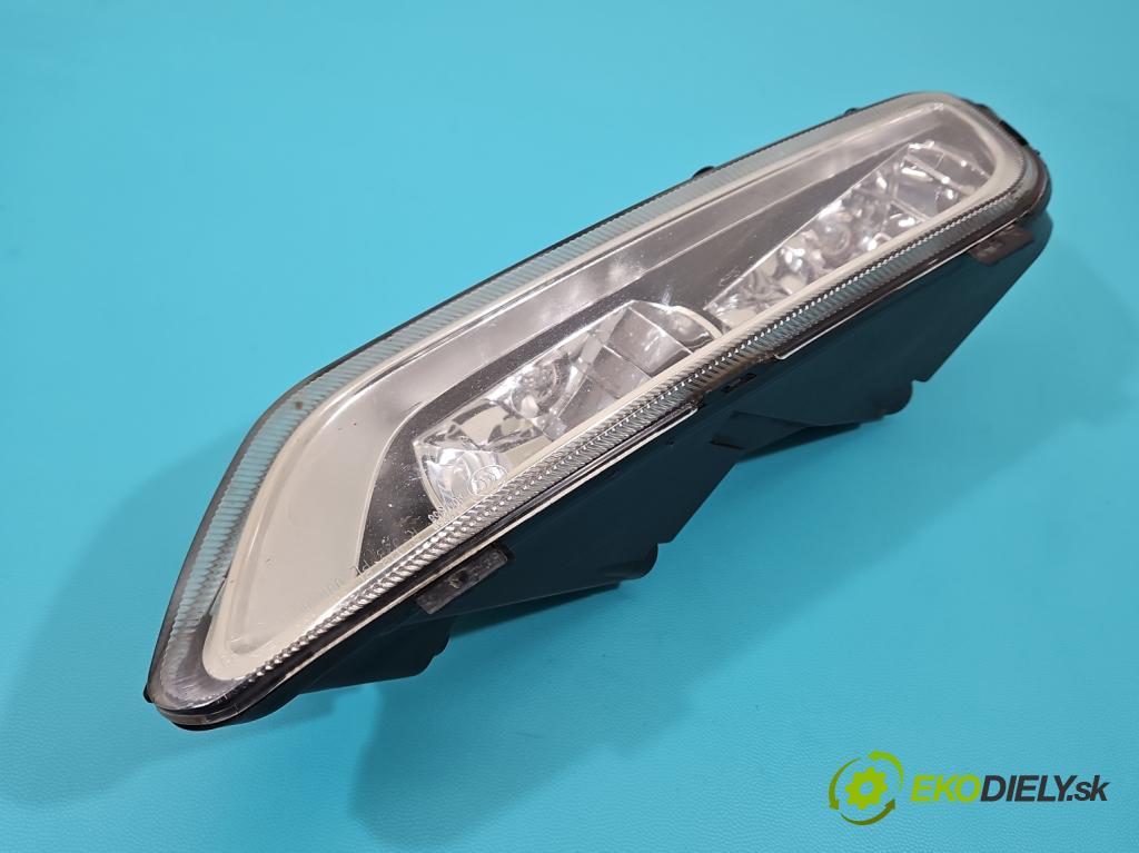 Vw Passat B7 2010-2014 2.0 TSI 211KM automatic 155 kW 1984 cm3 4- Halogen pravý  (Klika dveří ostatní)