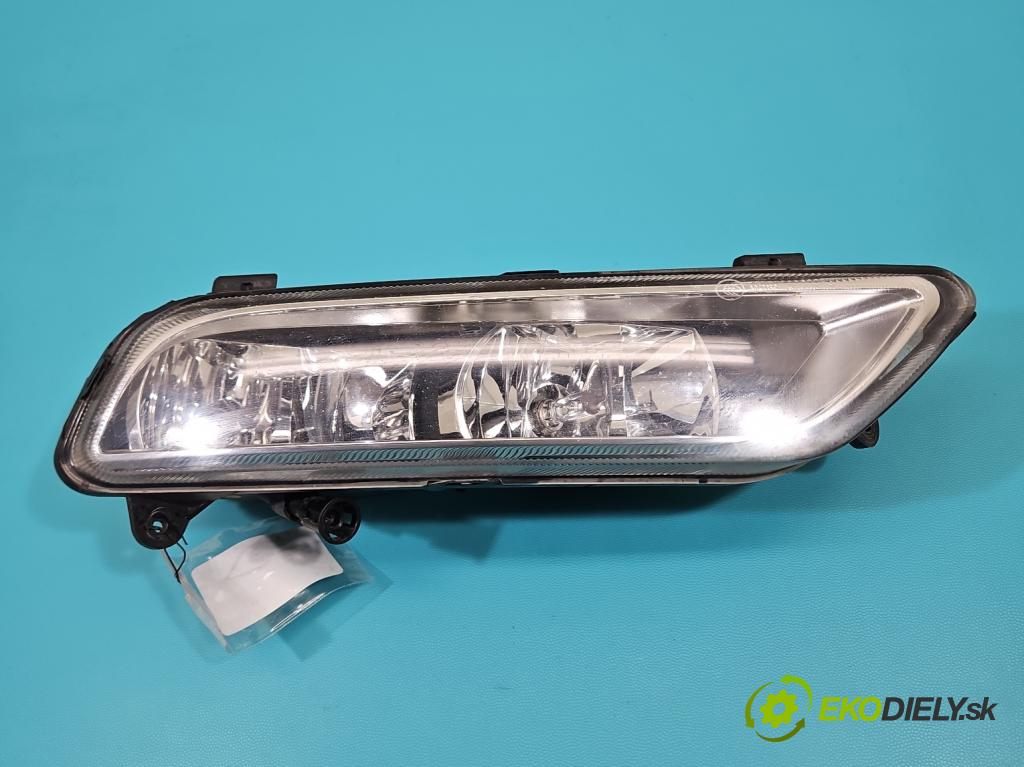 Vw Passat B7 2010-2014 2.0 TSI 211KM automatic 155 kW 1984 cm3 4- Halogen pravý  (Klika dveří ostatní)