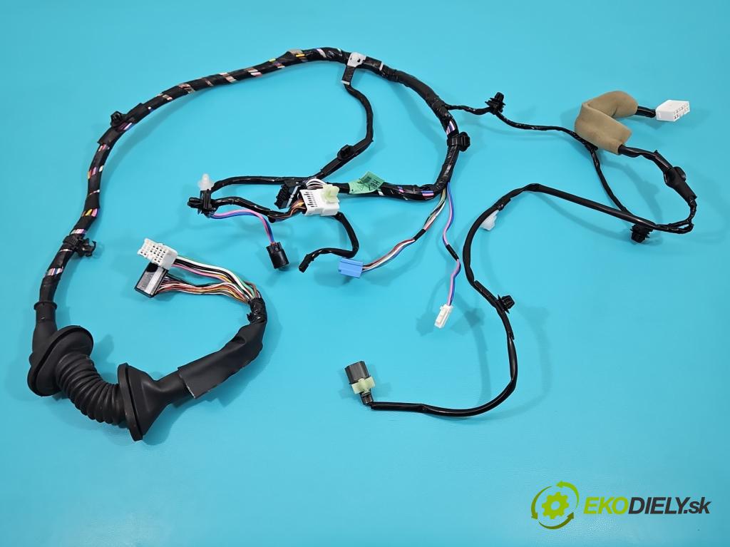 Mitsubishi Outlander III 2012-2022 2.4 135 HP automatic 99 kW 2360 cm3 5- Zväzok: dvere predné vľavo: 8512