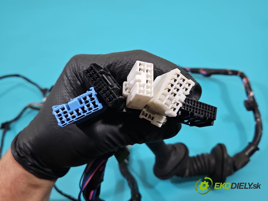 Mitsubishi Outlander III 2012-2022 2.4 135 HP automatic 99 kW 2360 cm3 5- Zväzok: dvere predné vľavo: 8512