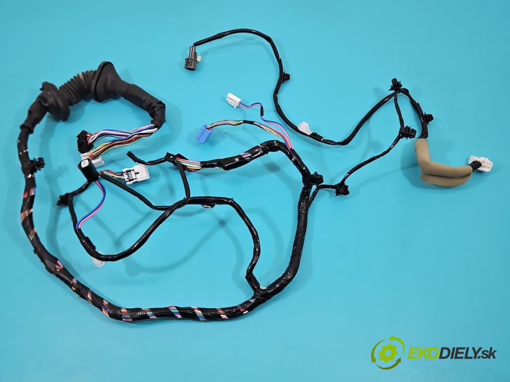 Mitsubishi Outlander III 2012-2022 2.4 135 HP automatic 99 kW 2360 cm3 5- Zväzok: dvere predné vľavo: 8512