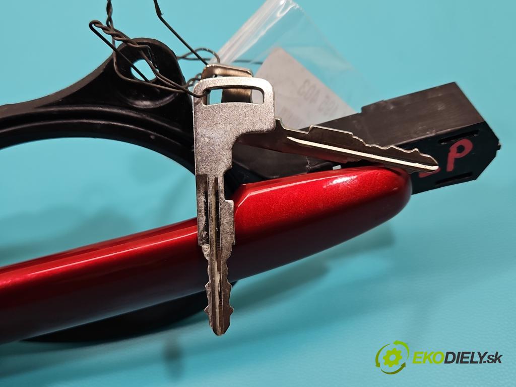 Mitsubishi Outlander III 2012-2022 2.4 135 HP automatic 99 kW 2360 cm3 5- rukoväť predné ľavé mimo:  (Kľučka dverí vonkajšia predná ľavá)