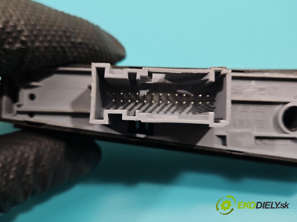 Vw Passat B7 2010-2014 2.0 TSI 211KM automatic 155 kW 1984 cm3 4- prepínač brzda: ručný 3AB927137 (Prepínacie páčky pod volantom)