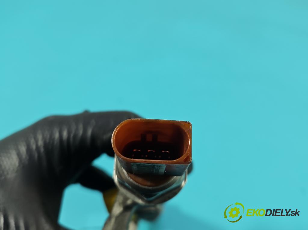 Vw Passat B7 2010-2014 2.0 tdi 140 HP automatic 103 kW 1968 cm3 5- lišta vstrekovacia 03L089N (Vstrekovacia lišta)