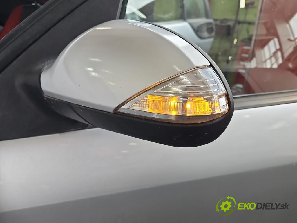 Smart Forfour I 2004-2006 1.3 16V 95 hp manual 70 kW 1332 cm3 5- zpětné zrcátko levé  (Klika dveří ostatní)