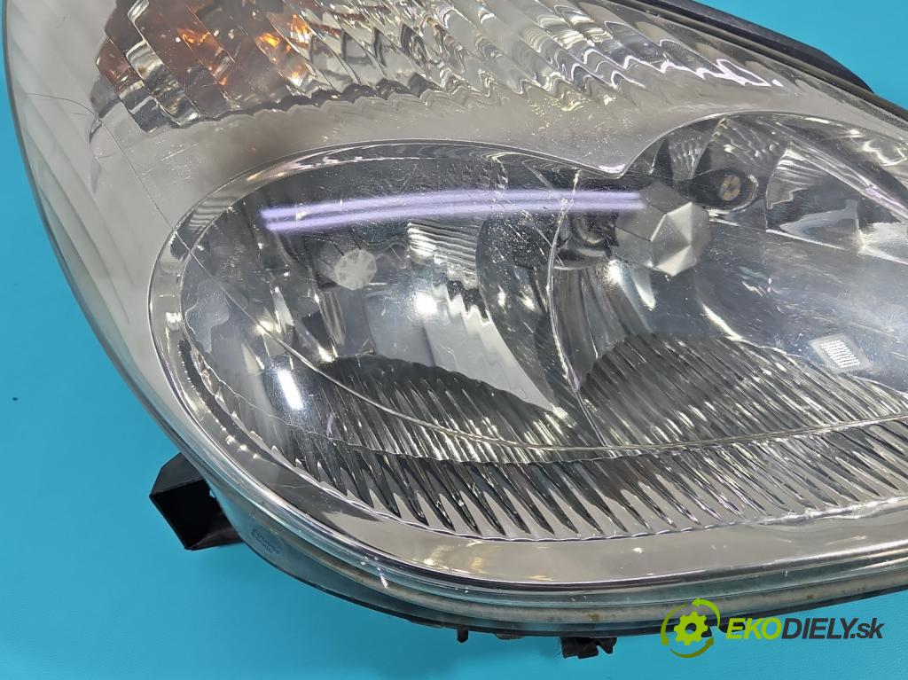 Citroen C5 I 2001-2008 2.0 hdi 109 HP manual 80 kW 1997 cm3 5- Reflektor: pravý 9632664780 (Svetlo predné pravé)