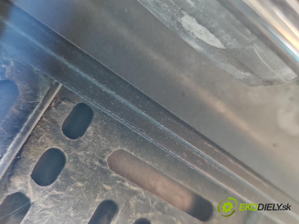 Citroen C5 I 2001-2008 2.0 hdi 109 hp manual 80 kW 1997 cm3 5- zadní kufrové dveře  (Zadní kapota (kufr))