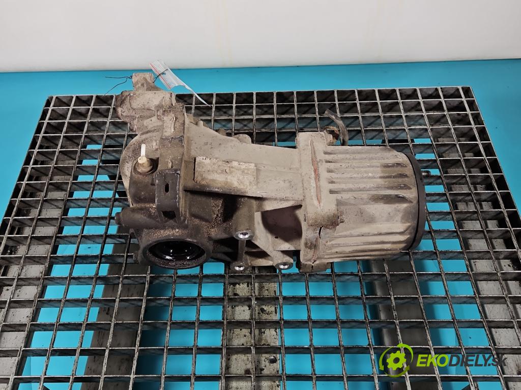 Jeep Patriot 2006-2017 2.4 16V 175 HP automatic 129 kW 2359 cm3 5- Most: zadní: P3501A058