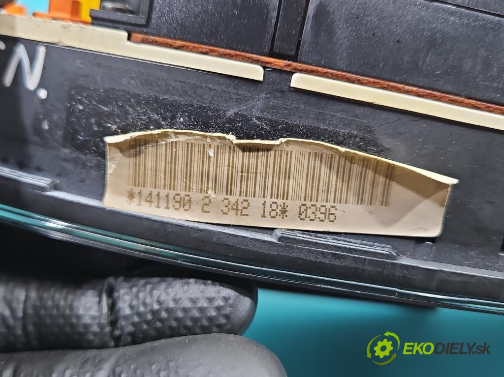 Audi 80 B4 1991-1994 2.0 90 HP manual 66 kW 1984 cm3 4- prístrojovka/ budíky 893919033BQ (Prístrojová doska)