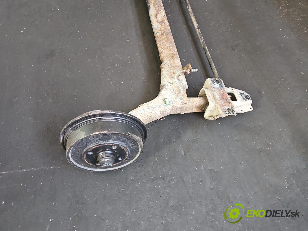 Audi 80 B4 1991-1994 2.0 90 hp manual 66 kW 1984 cm3 4- zadní výztuha  (Zadní výztuha)