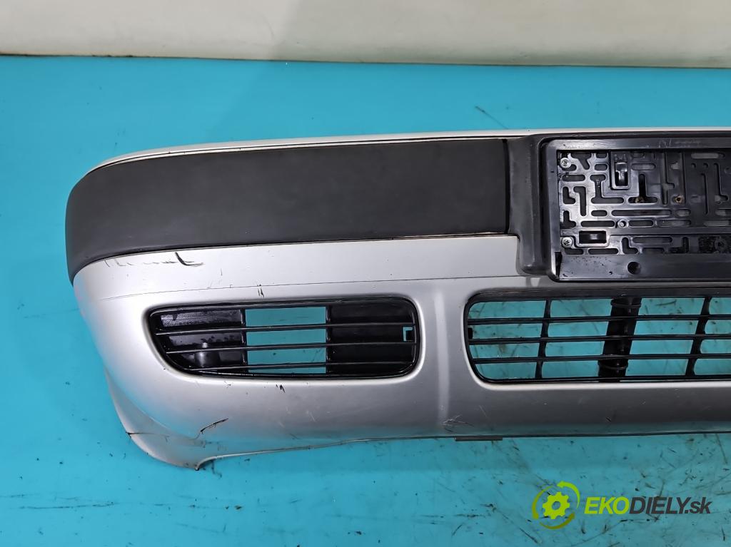 Audi 80 B4 1991-1994 2.0 90 hp manual 66 kW 1984 cm3 4- nárazník přední  (Klika dveří ostatní)