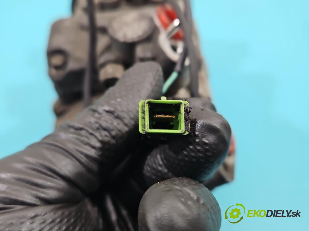 Vw Passat B5 1995-2005 1.9 tdi 131 HP manual 96 kW 1896 cm3 4- Kompresor: klimatizácie 8D0260808 (Kompresor klimatizácie)