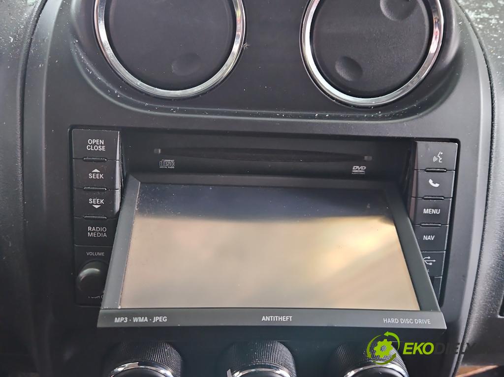 Jeep Compass I 2006-2016 2.0 16V 156 HP manual 115 kW 1998 cm3 5- Radio originál P68091003AE
