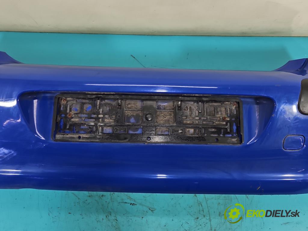 Peugeot 307 1.4 16V 88 HP manual 65 kW 1360 cm3 5- nárazník zadné  (Kľučka dverí ostatné)