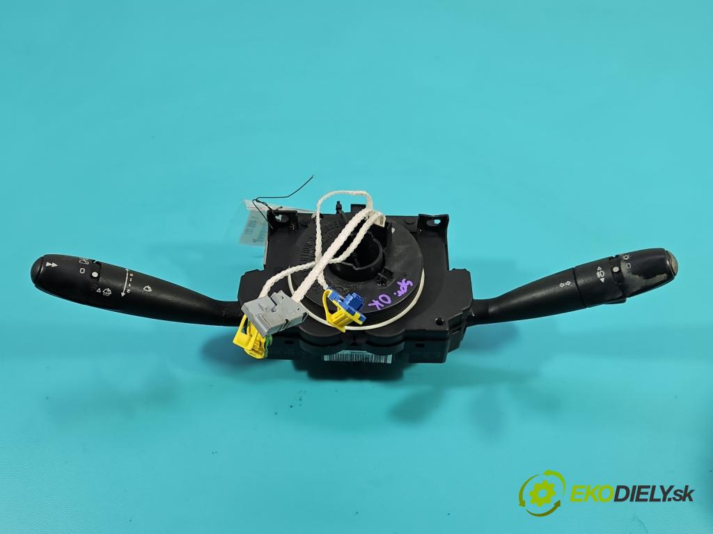Peugeot 307 1.4 16V 88 HP manual 65 kW 1360 cm3 5- prepínač komplex: 96605652XT (Prepínacie páčky pod volantom)