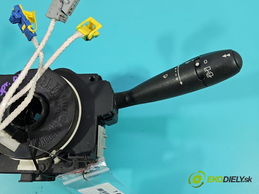 Peugeot 307 1.4 16V 88 HP manual 65 kW 1360 cm3 5- prepínač komplex: 96605652XT (Prepínacie páčky pod volantom)