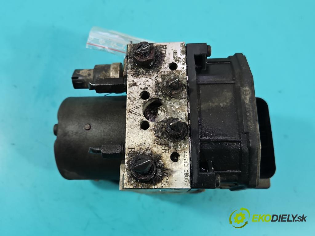 Toyota Avensis II T25 2003-2008 2.0 D4D 126 hp manual 93 kW 1998 cm3 5- čerpadlo abs 0265950178 (Pumpa ABS)