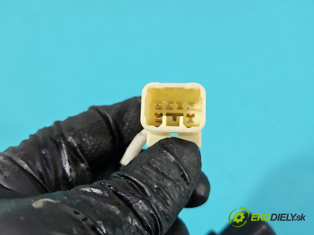 Mitsubishi Outlander III 2012-2022 2.4 135 HP automatic 99 kW 2360 cm3 5- Kamera cúvania 8781A163