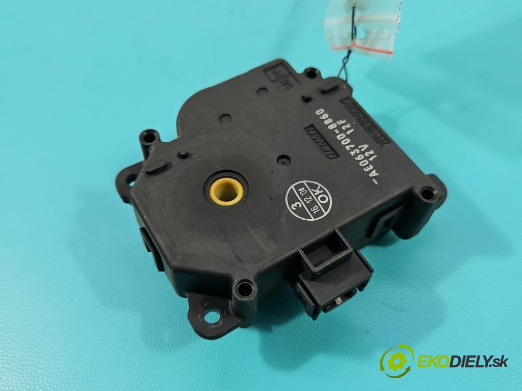 Smart Forfour I 2004-2006 1.3 16V 95 hp manual 70 kW 1332 cm3 5- motorek topení AE063700-8860