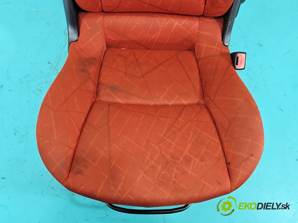 Smart Forfour I 2004-2006 1.3 16V 95 HP manual 70 kW 1332 cm3 5- Sedačka pravý  (Sedadlo)