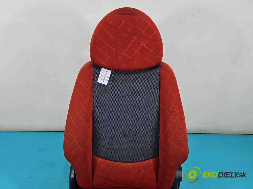 Smart Forfour I 2004-2006 1.3 16V 95 HP manual 70 kW 1332 cm3 5- Sedačka pravý  (Sedadlo)