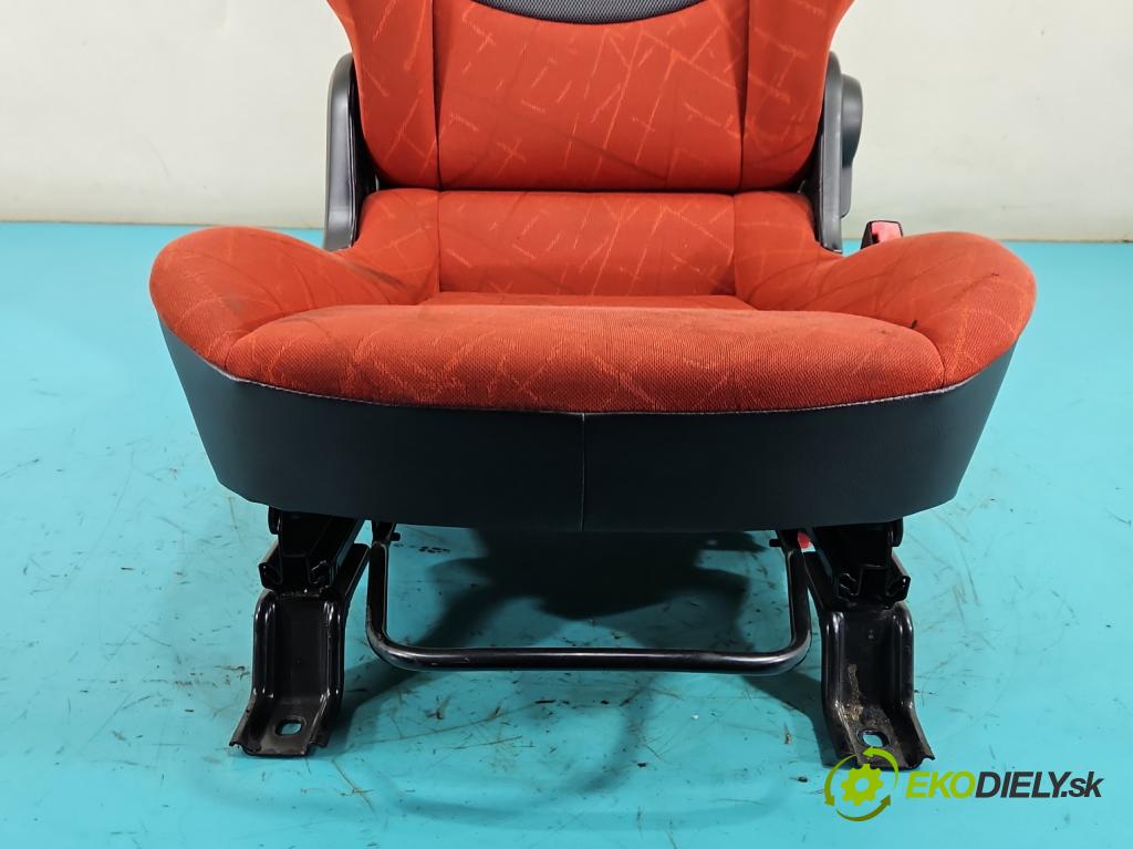 Smart Forfour I 2004-2006 1.3 16V 95 HP manual 70 kW 1332 cm3 5- Sedačka pravý  (Sedadlo)