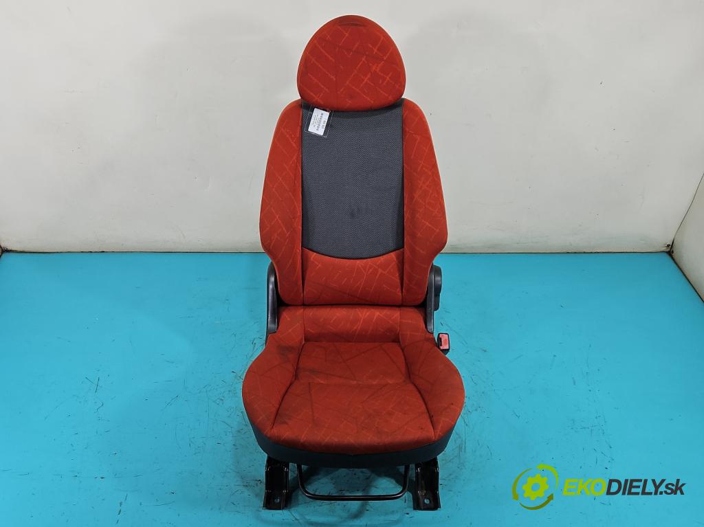 Smart Forfour I 2004-2006 1.3 16V 95 HP manual 70 kW 1332 cm3 5- Sedačka pravý  (Sedadlo)