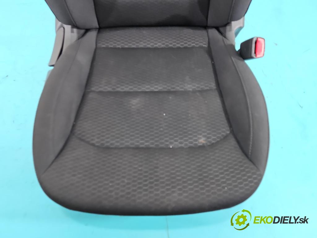 Hyundai Elantra VI 2015-2020 1.6 16V 128 HP manual 93,8 kW 1591 cm3 4- Sedačka pravý  (Sedadlo)