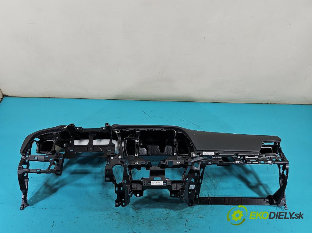 Hyundai Elantra VI 2015-2020 1.6 16V 128 HP manual 93.8 kW 1591 cm3 4- kokpit,pristrojová doska rozdeľovacia 