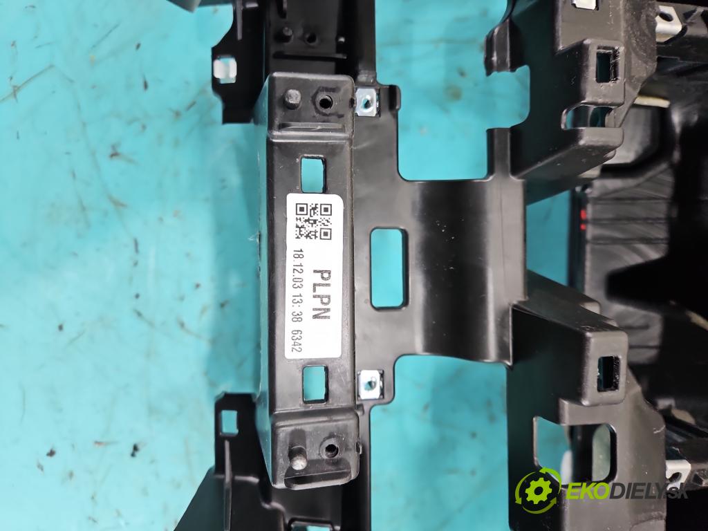 Hyundai Elantra VI 2015-2020 1.6 16V 128 HP manual 93.8 kW 1591 cm3 4- kokpit,pristrojová doska rozdeľovacia