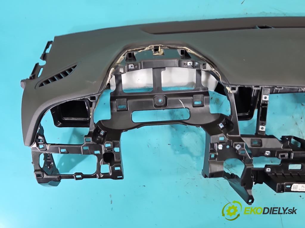 Hyundai Elantra VI 2015-2020 1.6 16V 128 HP manual 93.8 kW 1591 cm3 4- kokpit,pristrojová doska rozdeľovacia