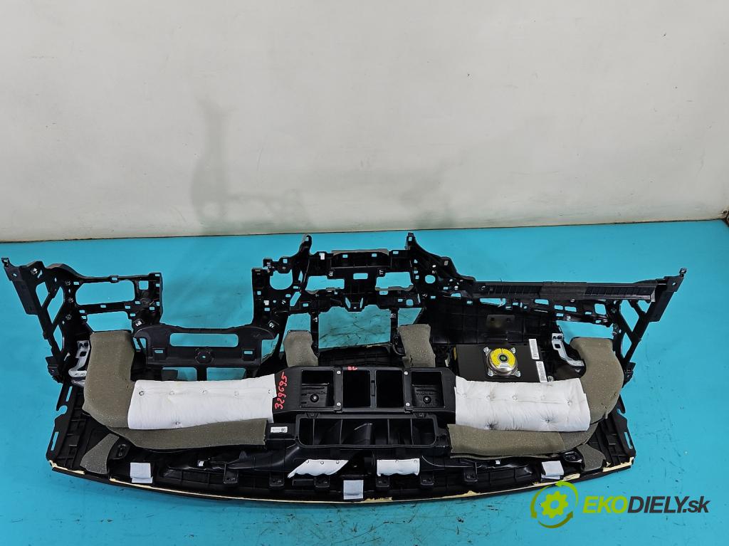 Hyundai Elantra VI 2015-2020 1.6 16V 128 HP manual 93.8 kW 1591 cm3 4- kokpit,pristrojová doska rozdeľovacia