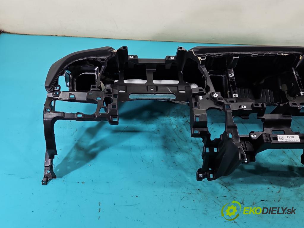 Hyundai Elantra VI 2015-2020 1.6 16V 128 HP manual 93.8 kW 1591 cm3 4- kokpit,pristrojová doska rozdeľovacia